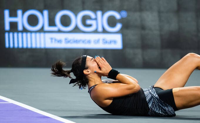 November 7, 2022, FORT WORTH, TEXAS, UNITED STATES: Caroline Garcia of France reacts to converting match point the final of the 2022 WTA, Tennis Damen Finals Fort Worth tennis tournament against Aryna Sabalenka of Belarus FORT WORTH UNITED STATES - ZUMAa181 20221107_zaa_a181_066 Copyright: xRobxPrangex