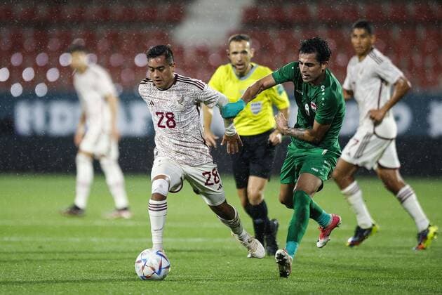RECORD DATE NOT STATED Seleccion Mexicana 2022 Mexico 4-0 Irak Erick Sanchez of Mexico during the game Mexico (Mexican national team, Nationalteam vs Iraq, friendly match of preparation prior to the start of the FIFA World Cup, WM, Weltmeisterschaft, Fussball Qatar 2022, at Montilivi Municipal Stadium, on November 9, 2022. <br><br> Erick Sanchez de Mexico durante el partido Mexico (Seleccion Nacional Mexicana) vs Irak,amistoso de preparacion previo al inicio de la Copa Mundial de la FIFA Qatar 2022, en el Estadio Municipal de Montilivi, el 9 de noviembre de 2022. GIRONA ESPANA ESPANA Copyright: xXavixBonillax 20221109181344_SM_MEX_IRA_SANCHEZ82
