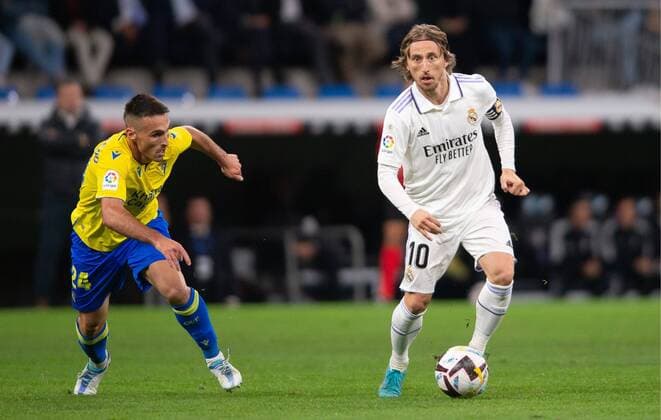 Sport Themen der Woche KW45 La Liga Spanish La Liga soccer match Real Madrid vs Cadiz at Santiago Bernabeu Stadium, 10 November 2022. Modric 900 Cordon Press *** La Liga Spanish La Liga soccer match Real Madrid vs Cadiz at Santiago Bernabeu Stadium, 10 November 2022 Modric 900 Cordon Press  900 CordonxPress LOF - Real Madrid vs Cadiz