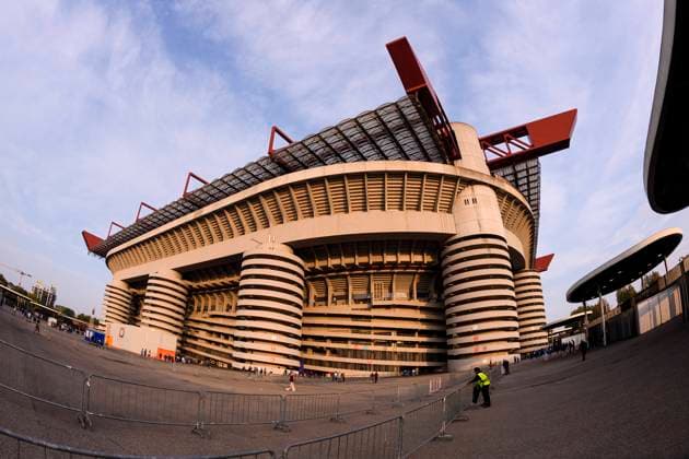 Milan, Italy October 26 A wide view of San Siro Stadium facade during the UEFA Champions League group C match between FC Internazionale and Viktoria Plzen on October 26, 2022 in Milan, Italy Photo by Marcio Machado Eurasia Sport Images Milan San Siro Stadium Italy  Copyright: x x2022xEurasiaxSportxImagesx