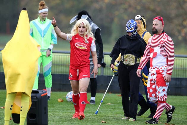 Sports 1 FC Cologne, football women, 1 Bundesliga, carnival training, right coach Sascha Glass 1 FC Cologne , image , 11 11 2022