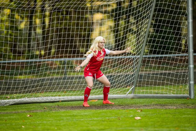 FLYERALARM womens soccer league, 1 FC Koeln training in costume 11 11 2022 Alicia Gudorf 12, 1 FC Koeln dressed as Mandy Islacker 8, 1 FC Koeln in goal FLYERALARM womens soccer league, 1 FC Koeln training in costume, Koeln, Geissbockheim Copyright: xBEAUTIFULxSPORTS Wunderlx