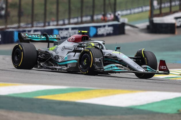 44 HAMILTON Lewis (gbr), Mercedes AMG F1 Team W13, action during the Formula 1 Heineken Grande Premio de Sao Paulo 2022, Sao Paulo Grand Prix Grand Prix 2022, 21st round of the 2022 FIA Formula One World Championship, WM, Weltmeisterschaft from November 11 to 13, 2022 on the Interlagos Circuit, in Sao Paulo, Brazil - F1 - SAO PAULO GRAND PRIX 2022 DPPI Panoramic  GOOD3007 copie