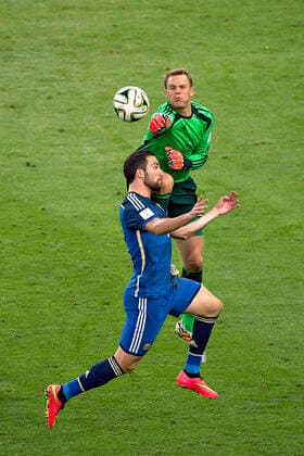 24130714ZDI_GER_ARG_NEUER Foto de accion durante el partido Alemania vs Argentina, Partido Numero 64, Correspondiente a La Gran Final del Mundial de Futbol FIFA Brasil 2014, en la foto:1 Manuel NEUER-ale 9 Gonzalo HIGUAIN-arg 13 07 2014 MEXSPORT OMAR MARTINEZ Estadio: Maracana, Rio de Janeiro RIO DE JANEIRO RIO DE JANEIRO BRASIL  Copyright: xOMARxMARTINEZx 24130714ZDI_GER_ARG_NEUER65