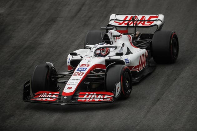 20 MAGNUSSEN Kevin (den), Haas F1 Team VF-22 Ferrari, action during the Formula 1 Heineken Grande Premio de Sao Paulo 2022, Sao Paulo Grand Prix Grand Prix 2022, 21st round of the 2022 FIA Formula One World Championship, WM, Weltmeisterschaft from November 11 to 13, 2022 on the Interlagos Circuit, in Sao Paulo, Brazil - F1 - SAO PAULO GRAND PRIX 2022 DPPI Panoramic  _V2_8638 copie