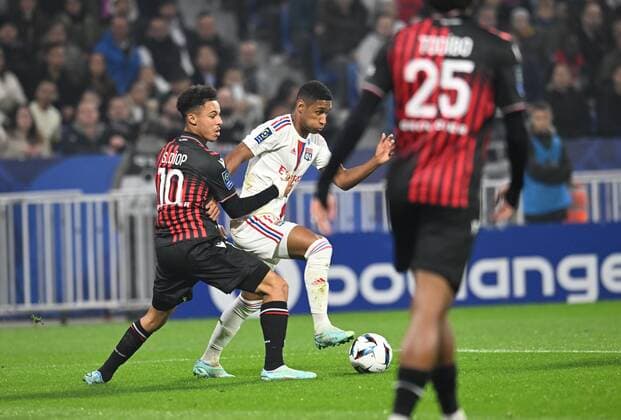 Fußball, Olympique Lyon - OGC Nizza Tete (lyon) vs Sofiane Diop (nice) FOOTBALL: Olympique Lyonnais vs OGC Nice - Ligue 1 - 11 11 2022 FredericChambert Panoramic 