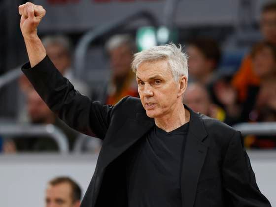 11 11 2022, Germany vs Finland, FIBA Basketball, World Cup Qualifiers, Germany, Bamberg, Brose Arena, In picture from left Head Coach Gordon Herbert Germany Copyright: HMBxMedia xHeikoxBecker