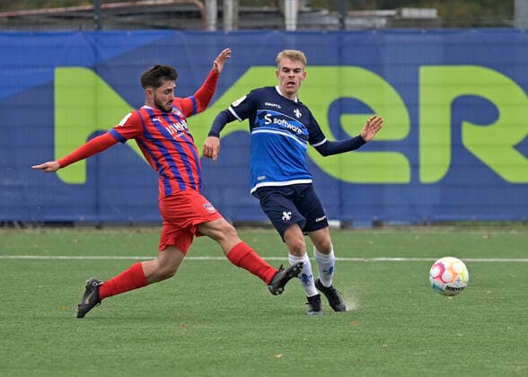 12 11 2022 football season 2022 2023 A Junior Bundesliga South Southwest SV Darmstadt 98 1 FC Heidenheim 2 0 v li 8 Levis Schaber Heidenheim 14 Aaron Schreck Darmstadt photo Peter Henrich Darmstadt Hesse Germany