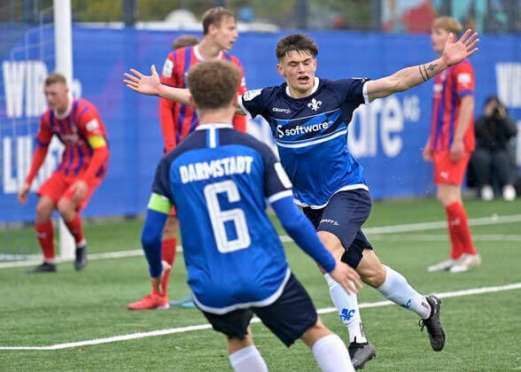 12 11 2022 football season 2022 2023 A junior Bundesliga south southwest SV Darmstadt 98 1 FC Heidenheim 2 0 Wed goal 1 0 goal cheer 11 Mike Borger Darmstadt photo Peter Henrich Darmstadt Hesse Germany