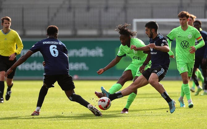 VfL vs HSV, A Junioren BL Wolfsburg, 12 11 2022, FOOTBALL VfL Wolfsburg U19 vs Hamburger SV U19, A Junioren Bundesliga Nord Nordost, Season 2022 23 Joao Pinto VfL Wolfsburg U19 Wolfsburg