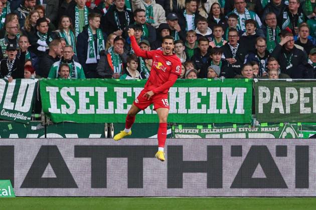 v li Goal scorer Andre Miguel Valente da Silva RB Leipzig, 19 with goal cheer, cheering, jubilant, optimistic, game scene, highlight, joy about the goal to 0 1, THE DFL DIRECTIVES PROHIBIT ANY USE OF PHOTOGRAPHS AS IMAGE SEQUENCES AND OR VIDEOA HNUAL PHOTOSTRACKS DFL REGULATIONS PROHIBIT ANY USE OF PHOTOGRAPHS AS IMAGE SEQUENCES AND OR QUASI VIDEO , 12 11 2022, Bremen Germany , Football, Bundesliga, SV Werder Bremen RB Leipzig xobx