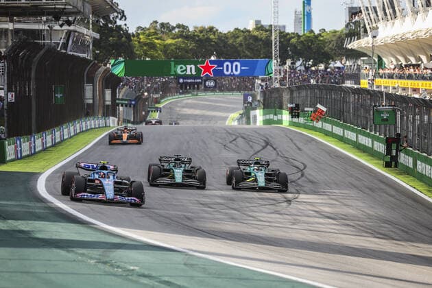31 OCON Esteban (fra), Alpine F1 Team A522, action with 05 VETTEL Sebastian (ger), Aston Martin F1 Team AMR22 and 18 STROLL Lance (can), Aston Martin F1 Team AMR22 during the Formula 1 Heineken Grande Premio de Sao Paulo 2022, Sao Paulo Grand Prix Grand Prix 2022, 21st round of the 2022 FIA Formula One World Championship, WM, Weltmeisterschaft from November 11 to 13, 2022 on the Interlagos Circuit, in Sao Paulo, Brazil - F1 - SAO PAULO GRAND PRIX 2022 DPPI Panoramic G00D4853