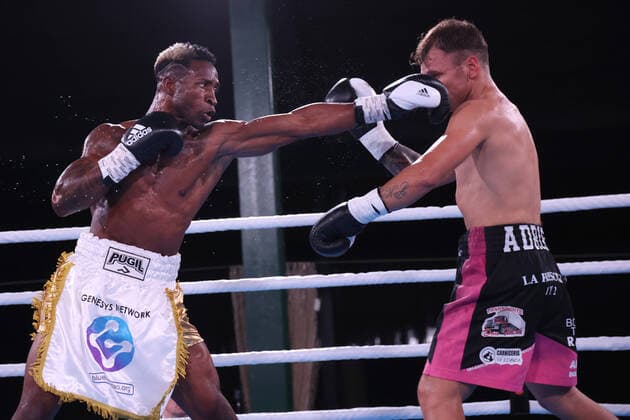 Bilder des Jahres, Sport 11 November Sport Themen der Woche KW45 Boxen: Agon Boxgala, Berlin, 12.11.2022 Abel Adria (ARG) - William Scull (CUB) Berlin Germany *** Boxing Agon Boxgala, Berlin, 12 11 2022 Abel Adria ARG William Scull CUB Berlin Germany