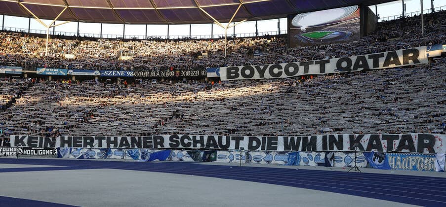 Sport Bilder des Tages Berlin - Olympiastadion, 12.11.2022 - 15. Spieltag - 1. Bundesliga Hertha BSC vs 1.FC Koeln 2:0 Boycott Qatar, so hieß es im Brerliner Olympiastadion. DFLREGULATIONS ROHIBITANY USE OF PHOTOGRAF AS IMAGO SEQUNCES AND OR QUASI-VITE 1. Fußball - Bundesliga *** Berlin Olympiastadion, 12 11 2022 15 Matchday 1 Bundesliga Hertha BSC vs 1 FC Koeln 2 0 Boycott Qatar, it was called in the Brerliner Olympiastadion DFLREGULATIONS ROHIBITANY USE OF PHOTOGRAF AS IMAGO SEQUNCES AND OR QUASI VITE 1 Football Bundesliga