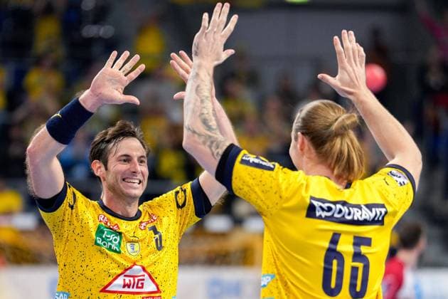 from left scorer Uwe Gensheimer RNL, 3 , Lukas Nilsson RNL, 65 , player of Rhein Neckar Löwen, cheering about a goal, jubilation, goal celebration, celebration about the goal, optimistic, game scene, highlight, action, action, 13 11 2022, Mannheim Germany , Handball, Bundesliga, Rhein Neckar Löwen TBV Lemgo Lippe xozx