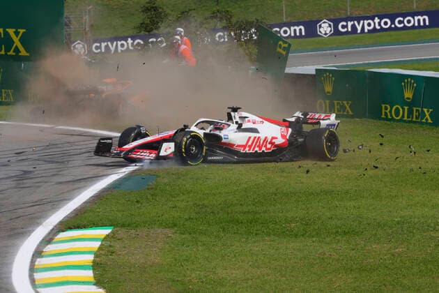 Crash between 20 Kevin Magnussen DNK, Haas F1 Team and 3 Daniel Ricciardo AUS, McLaren F1 Team , F1 Grand Prix of Brazil at Autodromo Jose Carlos Pace on November 13, 2022 in Sao Paulo, Brazil Photo by HOCH ZWEI Sao Paulo Brazil