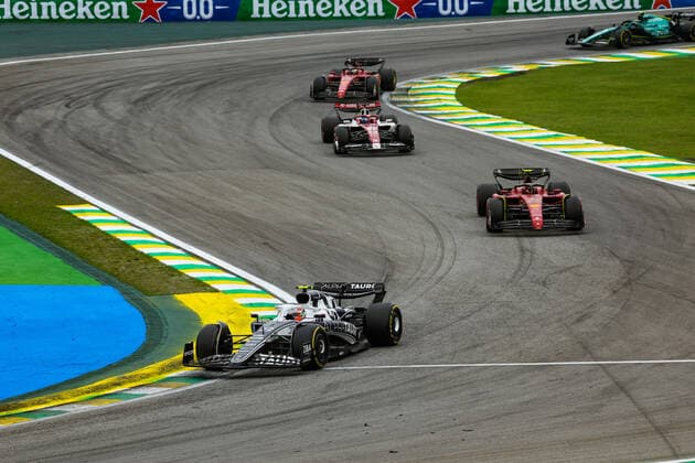 22 TSUNODA Yuki (jap), Scuderia AlphaTauri AT03, 16 LECLERC Charles (mco), Scuderia Ferrari F1-75, action during the Formula 1 Heineken Grande Premio de Sao Paulo 2022, Sao Paulo Grand Prix Grand Prix 2022, 21st round of the 2022 FIA Formula One World Championship, WM, Weltmeisterschaft from November 11 to 13, 2022 on the Interlagos Circuit, in Sao Paulo, Brazil - F1 - SAO PAULO GRAND PRIX 2022 - RACE DPPI Panoramic  20221113_G00D6010
