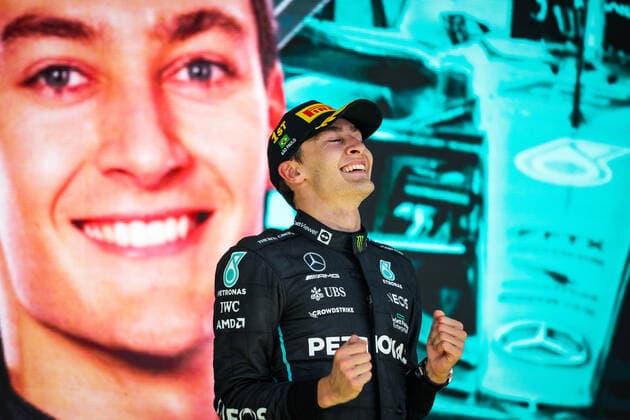 63 RUSSELL George (gbr), Mercedes AMG F1 Team W13, celebrating victory on the podium during the Formula 1 Heineken Grande Premio de Sao Paulo 2022, Sao Paulo Grand Prix Grand Prix 2022, 21st round of the 2022 FIA Formula One World Championship, WM, Weltmeisterschaft from November 11 to 13, 2022 on the Interlagos Circuit, in Sao Paulo, Brazil - F1 - SAO PAULO GRAND PRIX 2022 - RACE DPPI Panoramic  20221113_GOOD5994