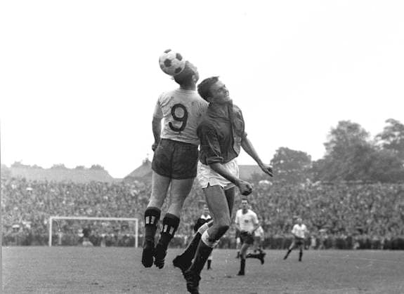 1 Matchday Bundesliga Preussen Muenster Hamburger SV 1 1 24 08 1963 Uwe Seeler left against Klaus Bokisch HM