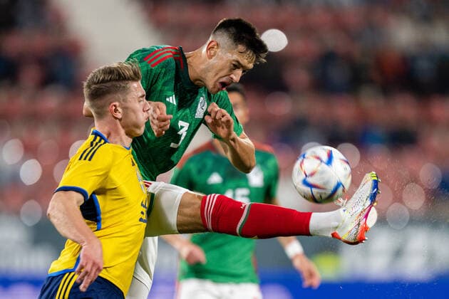221116 Viktor Gyökeres of Sweden and Cesar Montes of Mexico during the international friendly football match between Mexico and Sweden on November 16, 2022 in Girona Photo Ludvig Thunman BILDBYRAN code LT LT0441 football football soccer football training international friendly Mexico Sweden Sweden Sweden a bbeng,  Copyright: LUDVIGxTHUNMAN BB221116LT045