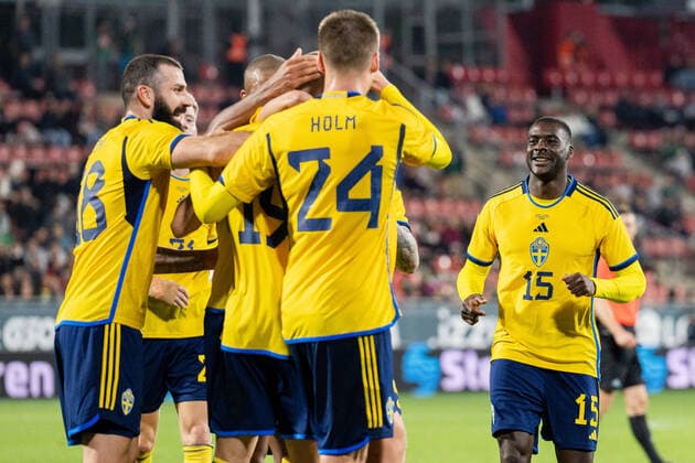 221116 Mikael Ishak, Mattias Svanberg , Emil Holm and Ken Sema of Sweden celebrate the 1 2 goal during the international friendly football match between Mexico and Sweden on November 16, 2022 in Girona Photo Ludvig Thunman BILDBYRAN code LT LT0441 football football soccer football training international friendly mexico sweden sweden a bbeng jubel,  Copyright: LUDVIGxTHUNMAN BB221116LT112