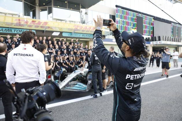 44 Lewis Hamilton GBR, Mercedes AMG Petronas F1 Team , F1 Grand Prix of Abu Dhabi at Yas Marina Circuit on November 17, 2022 in Abu Dhabi, United Arab Emirates Photo by HOCH ZWEI Abu Dhabi United Arab Emirates
