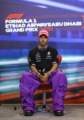 HAMILTON Lewis (gbr), Mercedes AMG F1 Team W13, portrait, press conference, PK, Pressekonferenz during the Formula 1 Etihad Airways Abu Dhabi Grand Prix 2022, 22nd round of the 2022 FIA Formula One World Championship, WM, Weltmeisterschaft from November 18 to 20, 2022 on the Yas Marina Circuit, in Yas Island, Abu Dhabi - F1 - ABU DHABI GRAND PRIX 2022 DPPI Panoramic F12022GP22ARE_JK199182