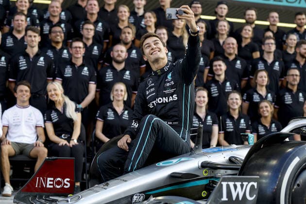 RUSSELL George (gbr), Mercedes AMG F1 Team W13, portrait during the Formula 1 Etihad Airways Abu Dhabi Grand Prix 2022, 22nd round of the 2022 FIA Formula One World Championship, WM, Weltmeisterschaft from November 18 to 20, 2022 on the Yas Marina Circuit, in Yas Island, Abu Dhabi - F1 - ABU DHABI GRAND PRIX 2022 DPPI Panoramic  F12022GP22ARE_JK199810