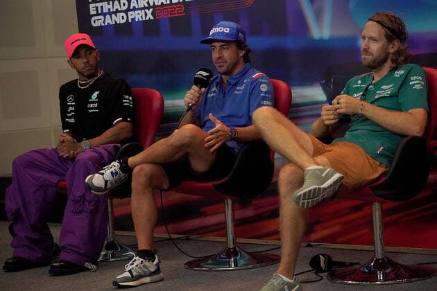FORMULA 1 ETIHAD AIRWAYS ABU DHABI GRAND PRIX 2022 17 11 2022, Yas Marina Circuit, Abu Dhabi, FORMULA 1 ETIHAD AIRWAYS ABU DHABI GRAND PRIX 2022 , in picture Lewis Hamilton GBR , Mercedes AMG Petronas Formula One Team, Fernando Alonso ESP , Alpine F1 Team, Sebastian Vettel DEU , Aston Martin Aramco Cognizant Formula One Team nordphotoxGmbHx xBratic nph00250