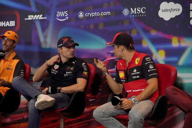 FORMULA 1 ETIHAD AIRWAYS ABU DHABI GRAND PRIX 2022 17 11 2022, Yas Marina Circuit, Abu Dhabi, FORMULA 1 ETIHAD AIRWAYS ABU DHABI GRAND PRIX 2022 , in picture Max Verstappen NEL , Oracle Red Bull Racing, Charles Leclerc MCO , Scuderia Ferrari nordphotoxGmbHx xBratic nph00250