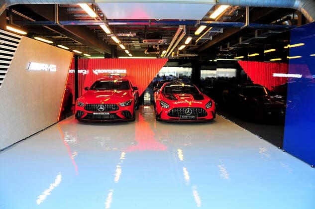 FORMULA 1 ETIHAD AIRWAYS ABU DHABI GRAND PRIX 2022 17 11 2022, Yas Marina Circuit, Abu Dhabi, FORMULA 1 ETIHAD AIRWAYS ABU DHABI GRAND PRIX 2022 , in picture Mercedes AMGG Safety Car and Medical Car nordphotoxGmbHx xBratic nph00250