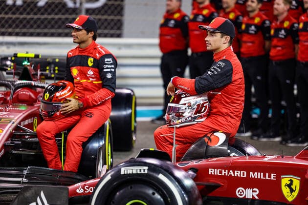 SAINZ Carlos (spa), Scuderia Ferrari F1-75, LECLERC Charles (mco), Scuderia Ferrari F1-75, portrait during the Formula 1 Etihad Airways Abu Dhabi Grand Prix 2022, 22nd round of the 2022 FIA Formula One World Championship, WM, Weltmeisterschaft from November 18 to 20, 2022 on the Yas Marina Circuit, in Yas Island, Abu Dhabi - F1 - ABU DHABI GRAND PRIX 2022 DPPI Panoramic  20221117_GOOD6992