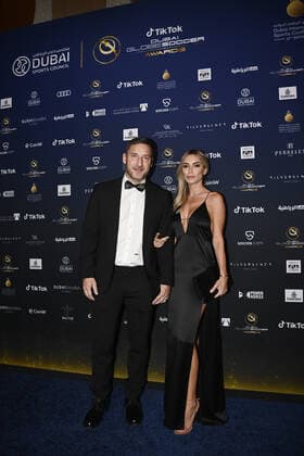 Foto Fabio Ferrari LaPresse - 17 Novembre 2022 - Dubai, Emirati Arabi Uniti - - Calcio -17ma edizione di Dubai International Sports Conference - Globe Soccer Awards 2022. Nella foto: Francesco Totti con la nuova compagna Noemi Bocchi November 17, 2022 Dubai, United Arab Emirates - sport - Soccer - 17th edition of the Dubai International Sports Conference - Globe Soccer Awards 2022. In the pic: Francesco Totti with his new fiancee Noemi Bocchi  Copyright: xFabioxFerrari LaPressex