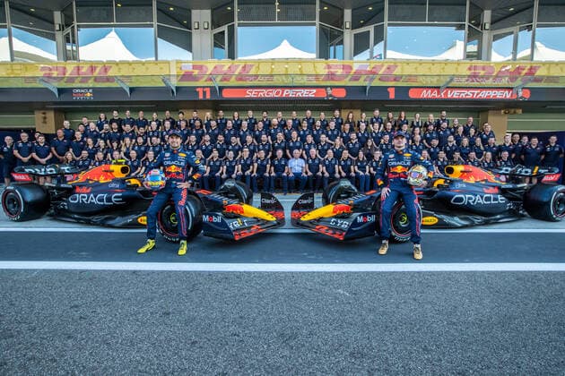 Abu Dhabi F1 GP 2022 - Thursday Team photo of Oracle Red Bull Racing team during the media day at Formula 1 Etihad Airways Abu Dhabi Grand Prix on Nov 17, 2022 in Yas Marina Circuit, Abu Dhabi, UAE. Abu Dhabi United Arab Emirates  Copyright: xRobertxSzaniszlox originalFilename:szaniszlo-notitle221117_npG3F.jpg