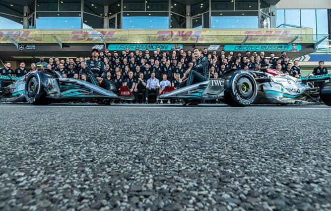 Abu Dhabi F1 GP 2022 - Thursday Team photo of Mercedes AMG Petronas team during the media day at Formula 1 Etihad Airways Abu Dhabi Grand Prix on Nov 17, 2022 in Yas Marina Circuit, Abu Dhabi, UAE. Abu Dhabi United Arab Emirates  Copyright: xRobertxSzaniszlox originalFilename:szaniszlo-notitle221117_npw5F.jpg
