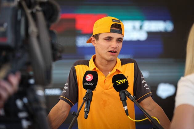 NORRIS Lando (gbr), McLaren F1 Team MCL36, portrait during the Formula 1 Etihad Airways Abu Dhabi Grand Prix 2022, 22nd round of the 2022 FIA Formula One World Championship, WM, Weltmeisterschaft from November 18 to 20, 2022 on the Yas Marina Circuit, in Yas Island, Abu Dhabi - F1 - ABU DHABI GRAND PRIX 2022 DPPI Panoramic  00122049_AV6_5187A