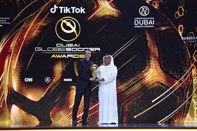 Foto Fabio Ferrari LaPresse - 17 Novembre 2022 - Dubai, Emirati Arabi Uniti - - Calcio -17ma edizione di Dubai International Sports Conference - Globe Soccer Awards 2022. Nella foto: Unai Emery - Coach career award November 17, 2022 Dubai, United Arab Emirates - sport - Soccer - 17th edition of the Dubai International Sports Conference - Globe Soccer Awards 2022. In the pic: Unai Emery - Coach career award  Copyright: xFabioxFerrari LaPressex