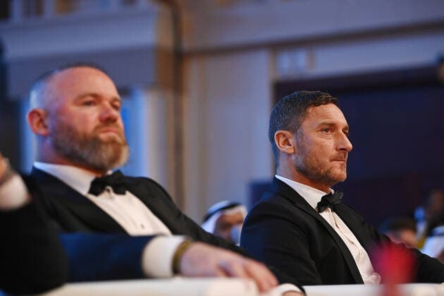 Foto Fabio Ferrari LaPresse - 17 Novembre 2022 - Dubai, Emirati Arabi Uniti - - Calcio -17ma edizione di Dubai International Sports Conference - Globe Soccer Awards 2022. Nella foto: Wayne Rooney - Player Career Award November 17, 2022 Dubai, United Arab Emirates - sport - Soccer - 17th edition of the Dubai International Sports Conference - Globe Soccer Awards 2022. In the pic: Wayne Rooney - Player Career Award  Copyright: xFabioxFerrari LaPressex