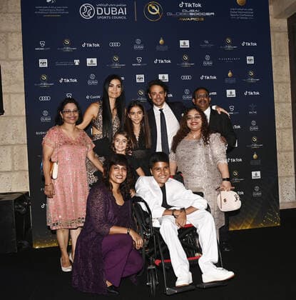 Foto Fabio Ferrari LaPresse - 17 Novembre 2022 - Dubai, Emirati Arabi Uniti - - Calcio -17ma edizione di Dubai International Sports Conference - Globe Soccer Awards 2022. Nella foto: Tommaso Bendoni (Globe Soccer) e famiglia November 17, 2022 Dubai, United Arab Emirates - sport - Soccer - 17th edition of the Dubai International Sports Conference - Globe Soccer Awards 2022. In the pic: Tommaso Bendoni (Globe Soccer) and wife Erminia and family  Copyright: xFabioxFerrari LaPressex