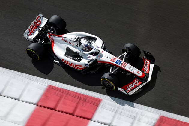 20 MAGNUSSEN Kevin (den), Haas F1 Team VF-22 Ferrari, action during the Formula 1 Etihad Airways Abu Dhabi Grand Prix 2022, 22nd round of the 2022 FIA Formula One World Championship, WM, Weltmeisterschaft from November 18 to 20, 2022 on the Yas Marina Circuit, in Yas Island, Abu Dhabi - F1 - ABU DHABI GRAND PRIX 2022 DPPI Panoramic  00122049_GOOD7449.JPG
