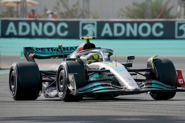 FORMULA 1 ETIHAD AIRWAYS ABU DHABI GRAND PRIX 2022 18 11 2022, Yas Marina Circuit, Abu Dhabi, FORMULA 1 ETIHAD AIRWAYS ABU DHABI GRAND PRIX 2022 , in picture Lewis Hamilton GBR , Mercedes AMG Petronas Formula One Team nordphotoxGmbHx xBratic nph00250