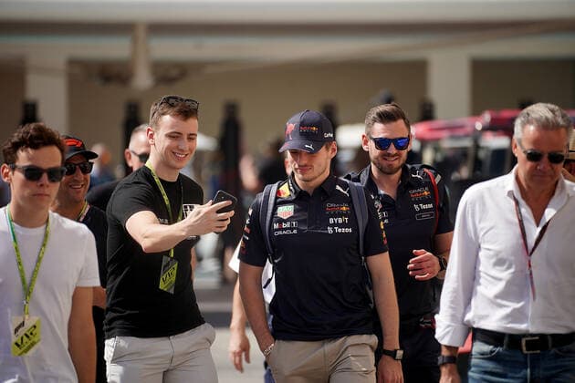 FORMULA 1 ETIHAD AIRWAYS ABU DHABI GRAND PRIX 2022 18 11 2022, Yas Marina Circuit, Abu Dhabi, FORMULA 1 ETIHAD AIRWAYS ABU DHABI GRAND PRIX 2022 , in picture Max Verstappen NEL , Oracle Red Bull Racing nordphotoxGmbHx xBratic nph00250