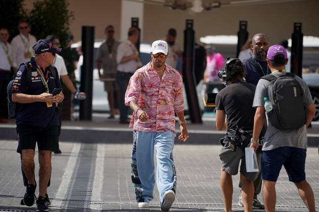 18 11 2022, Yas Marina Circuit, Abu Dhabi, FORMULA 1 ETIHAD AIRWAYS ABU DHABI GRAND PRIX 2022 , in picture Lewis Hamilton GBR , Mercedes AMG Petronas Formula One Team Abu Dhabi Yas Marina Circuit United Arab Emirates  eu-images-506