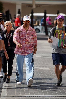 18 11 2022, Yas Marina Circuit, Abu Dhabi, FORMULA 1 ETIHAD AIRWAYS ABU DHABI GRAND PRIX 2022 , in picture Lewis Hamilton GBR , Mercedes AMG Petronas Formula One Team Abu Dhabi Yas Marina Circuit United Arab Emirates  eu-images-506