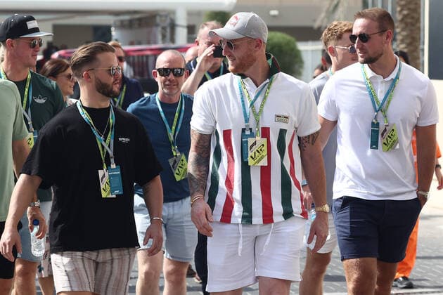 F1 Abu Dhabi Grand Prix Practice 3 Ben Stokes before the third practice ahead of the Formula 1 Abu Dhabi Grand Prix at Yas Marina Circuit in Abu Dhabi, United Arab Emirates on November 19, 2022. Abu Dhabi United Arab Emirates  Copyright: xJakubxPorzyckix originalFilename:porzycki-f1abudha221119_npHxw.jpg
