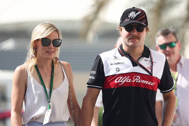F1 Abu Dhabi Grand Prix Practice 3 Tiffany Cromwell and Valtteri Bottas before the third practice ahead of the Formula 1 Abu Dhabi Grand Prix at Yas Marina Circuit in Abu Dhabi, United Arab Emirates on November 19, 2022. Abu Dhabi United Arab Emirates  Copyright: xJakubxPorzyckix originalFilename:porzycki-f1abudha221119_npa5n.jpg