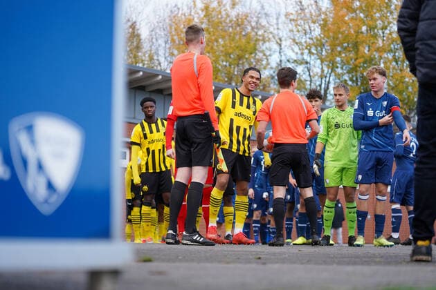 Saturday, 19 11 2022 Season 2022 2023 10 Matchday A Junior Bundesliga, U19 Bundesliga at Nachwuchszentrum, Bochum, Germany VfL Bochum U19 BV Borussia Dortmund U19 Lineup before the match
