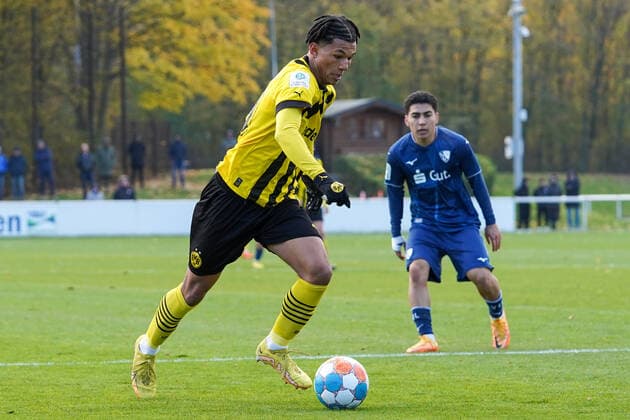 Saturday, 19 11 2022 Season 2022 2023 10 Matchday A Junior Bundesliga, U19 Bundesliga im Nachwuchszentrum, Bochum, Germany VfL Bochum U19 BV Borussia Dortmund U19 Paris Josua Brunner Borussia Dortmund U19 19
