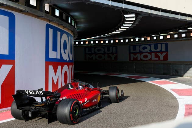 16 LECLERC Charles (mco), Scuderia Ferrari F1-75, action during the Formula 1 Etihad Airways Abu Dhabi Grand Prix 2022, 22nd round of the 2022 FIA Formula One World Championship, WM, Weltmeisterschaft from November 18 to 20, 2022 on the Yas Marina Circuit, in Yas Island, Abu Dhabi - F1 - ABU DHABI GRAND PRIX 2022 DPPI Panoramic  00122049_G00D9073.JPG