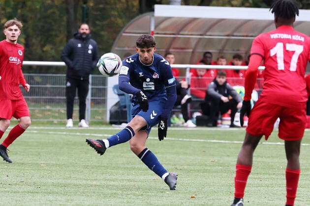 Sport Viktoria Cologne vs 1 FC Cologne, A Junior Bundesliga West, Sportpark Höhenberg, Luan Simnica 1 FC Cologne , 19 11 2021, Photo